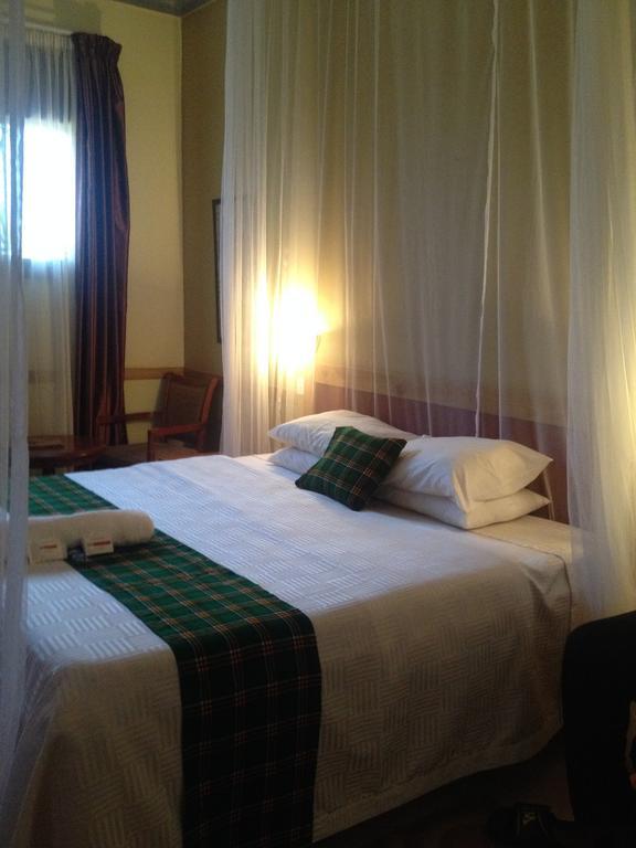 J Residence Motel Ентебе Стая снимка
