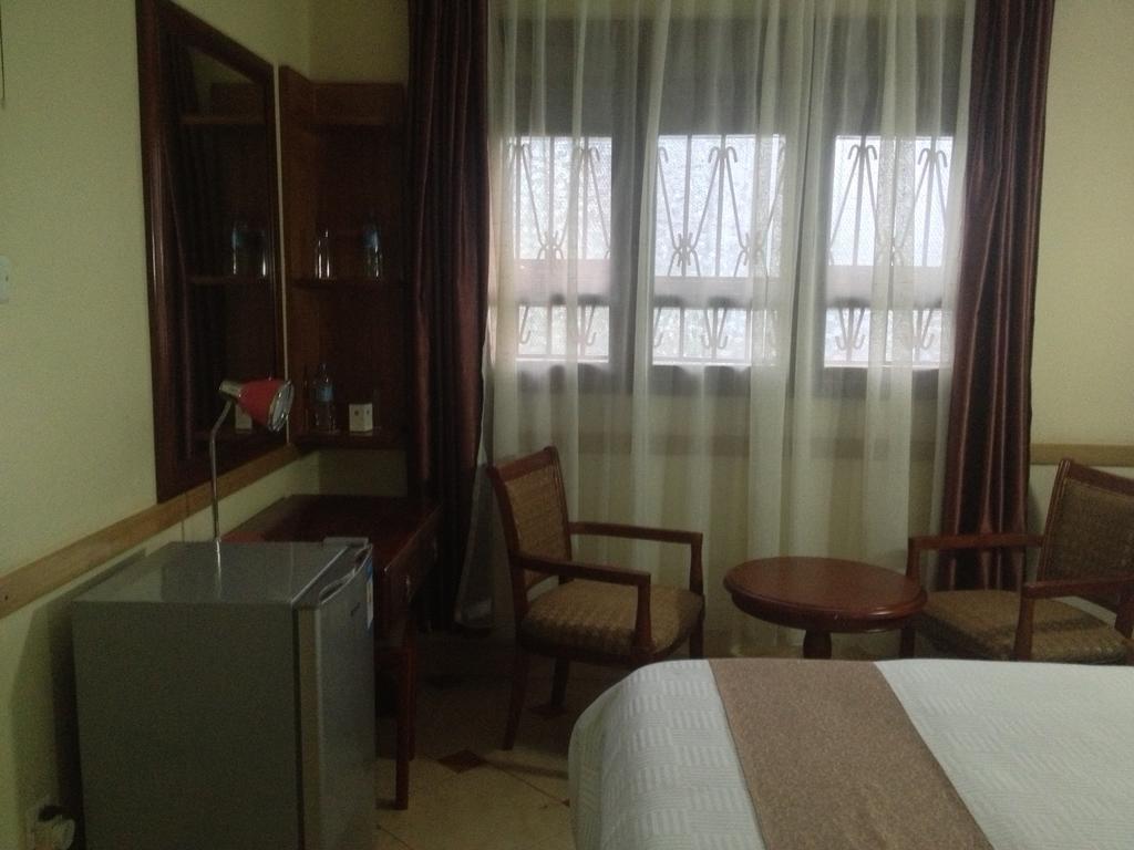 J Residence Motel Ентебе Стая снимка