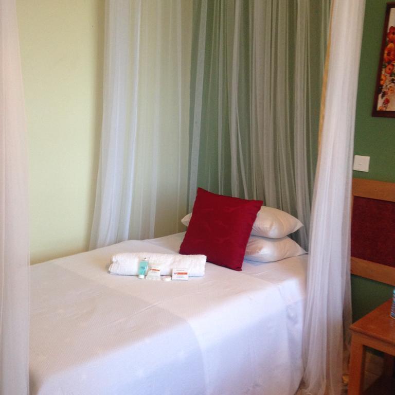J Residence Motel Ентебе Екстериор снимка